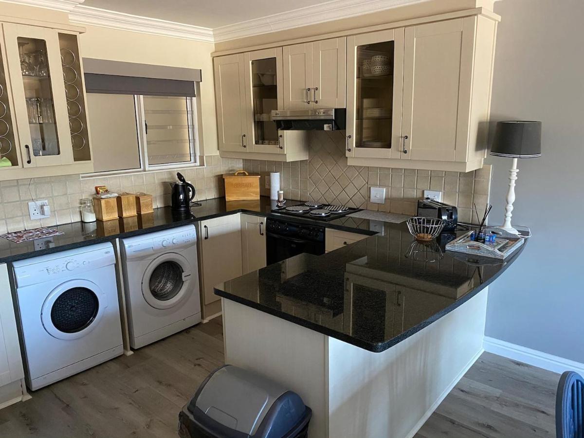 Modern Apartment Walking Distance To Main Beach Restaurants And Other Amenities Jeffreys Bay Exteriér fotografie